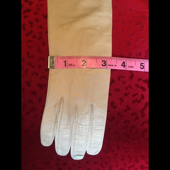 Gorgeous Vintage Taupe Kid Leather Gloves. Size B. - Picture 6 of 7